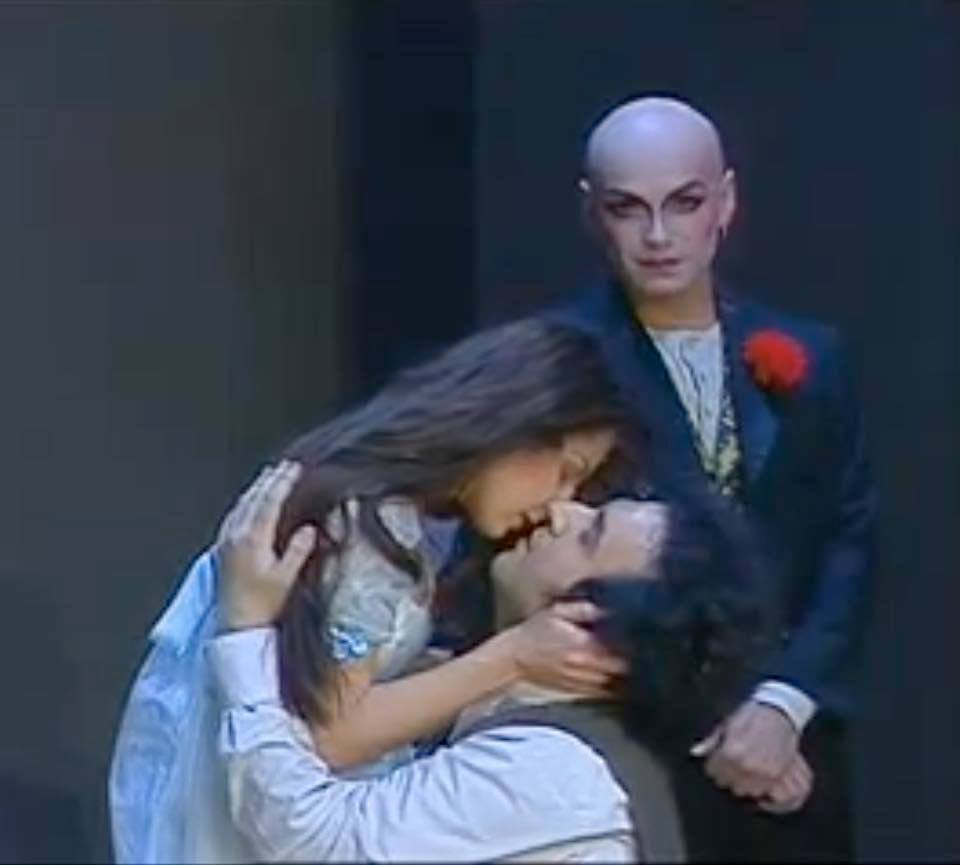 L'immagine può contenere: 1 persona